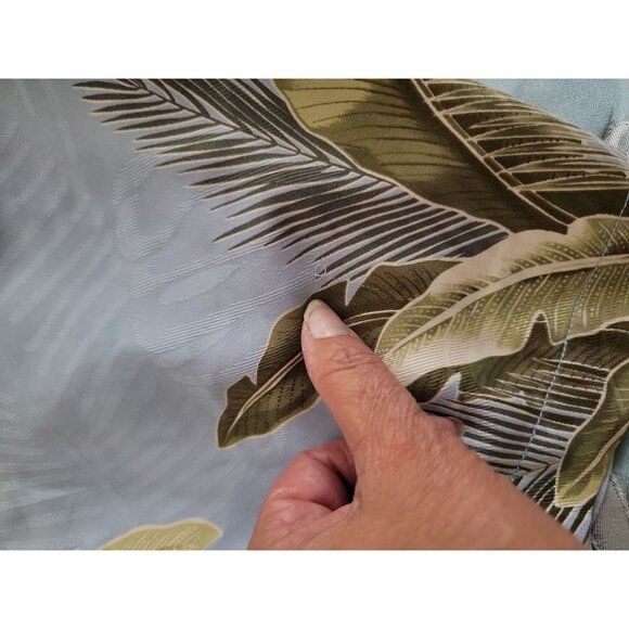 Tommy Bahama Mens Hawaiian Aloha Shirt Floral Print Button-Down Short Sleeve Sil - Picture 10 of 10